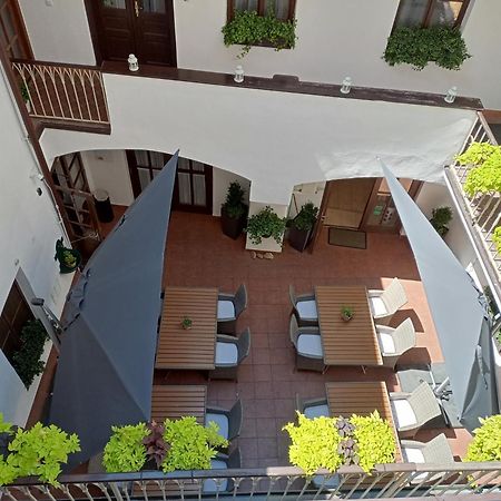 Old Prague House Bed & Breakfast Exterior photo