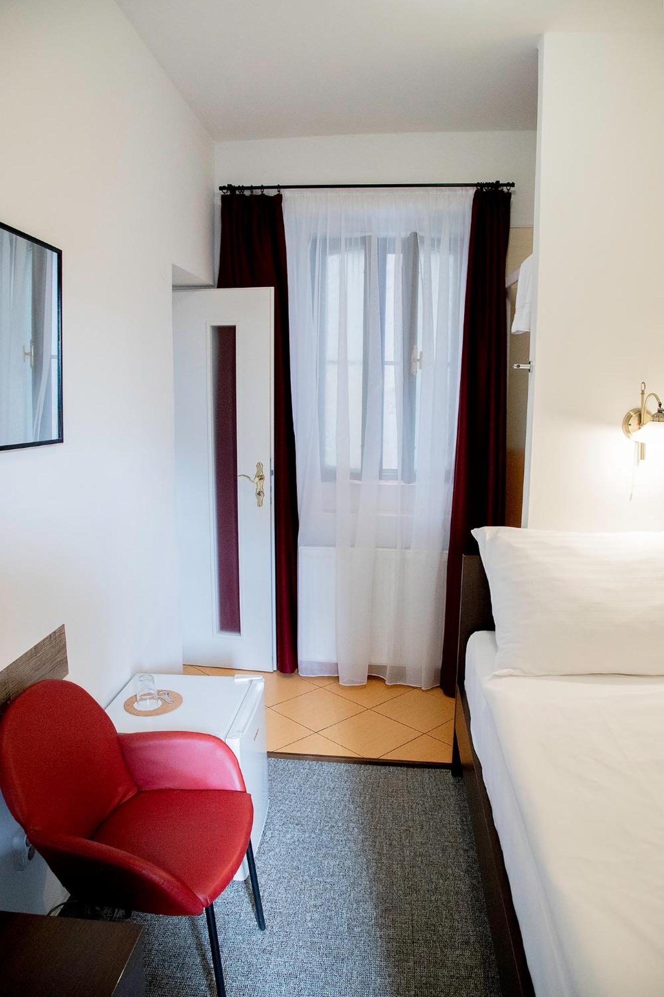 Old Prague House Bed & Breakfast Exterior photo