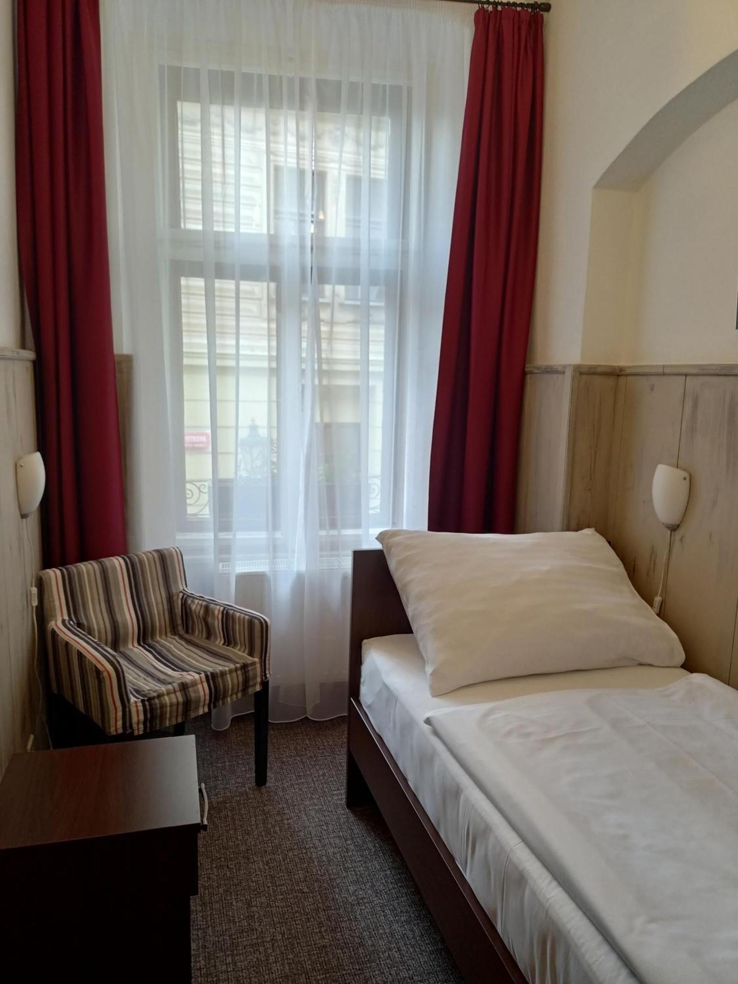 Old Prague House Bed & Breakfast Room photo